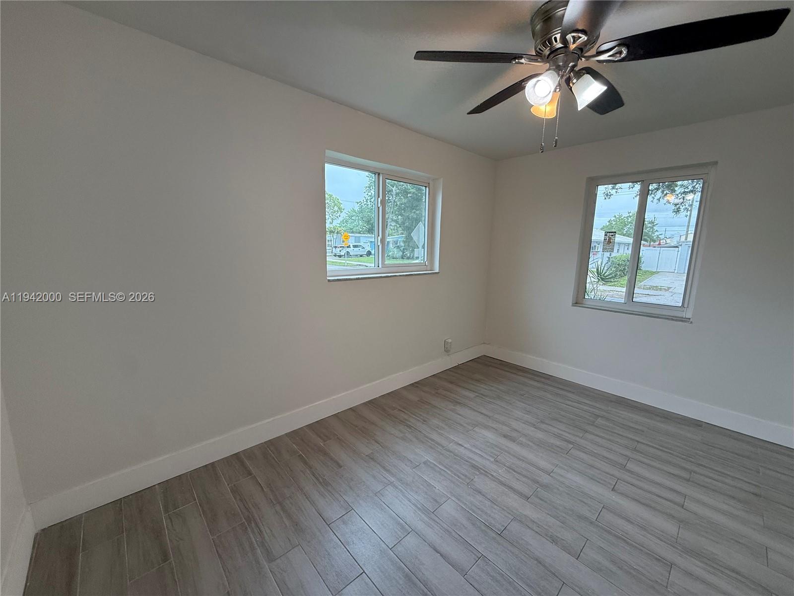 PALM LANE VILLA - Residential