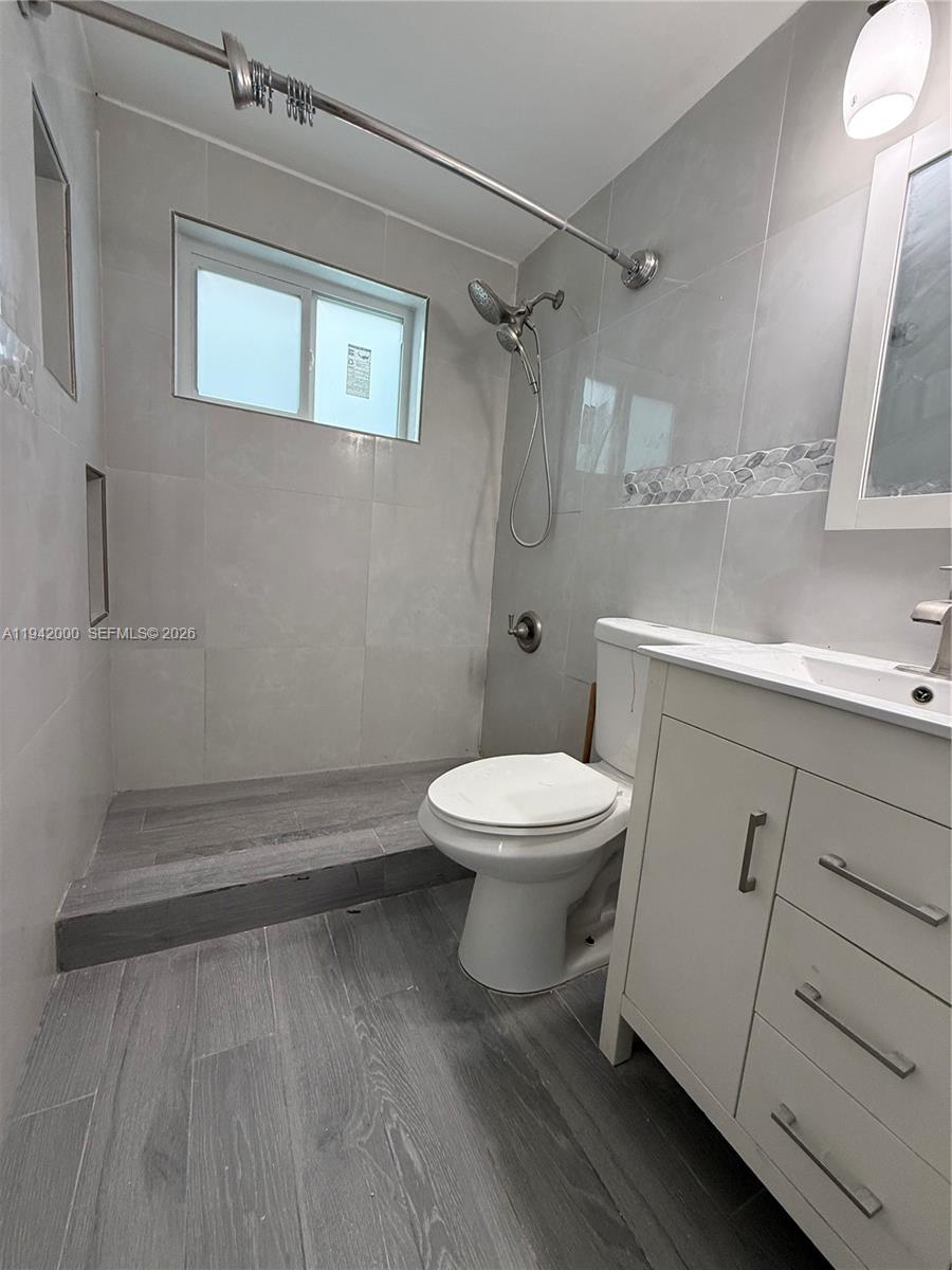 PALM LANE VILLA - Residential