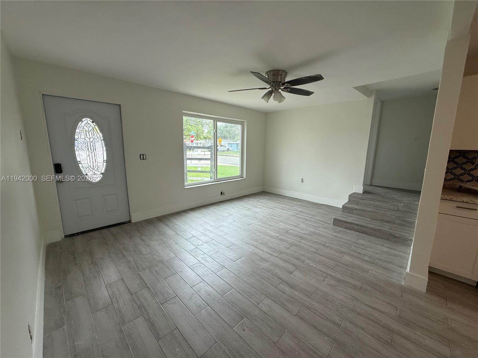 PALM LANE VILLA - Residential