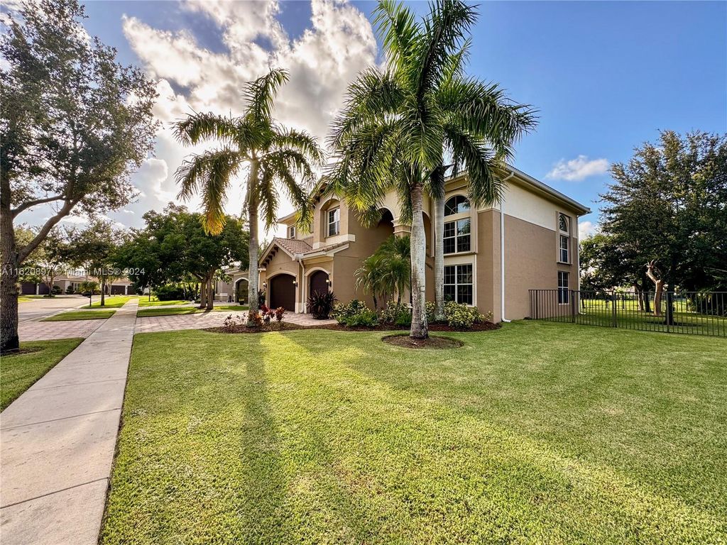 Photo of 11894 Fox Hill Cir, Boynton Beach, FL 33473 (MLS # A11620897)