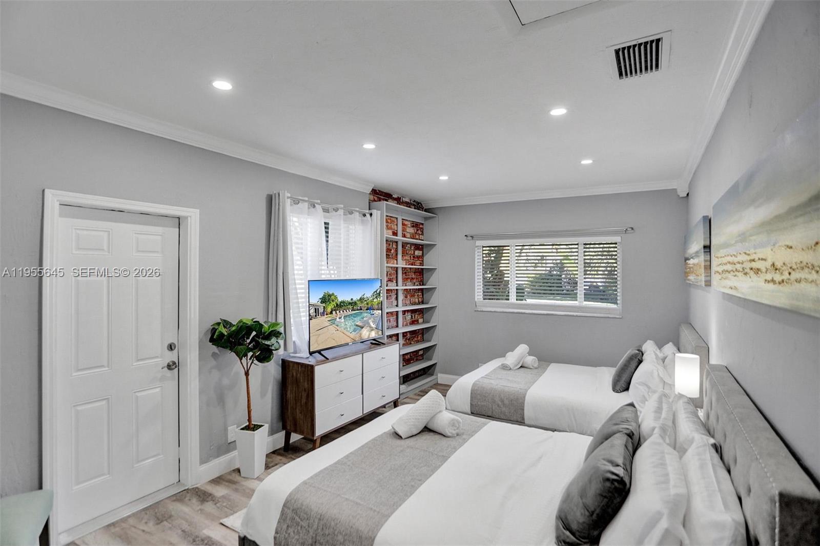 HILLSBORO ISLES - Residential