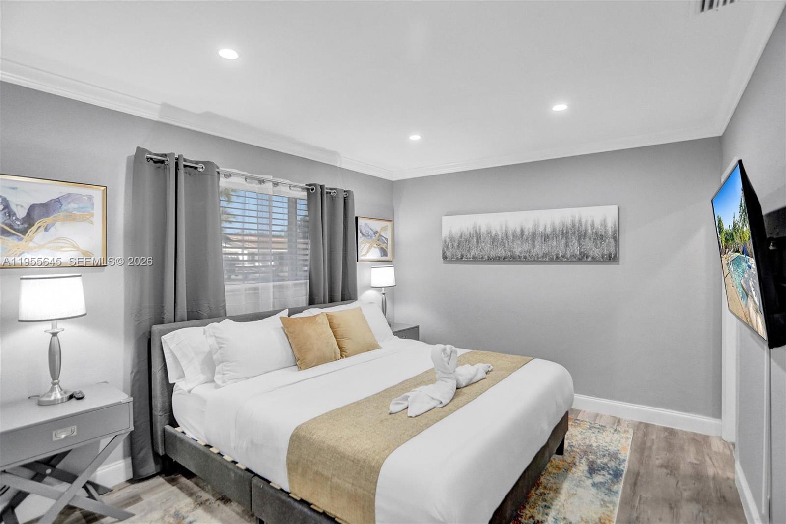 HILLSBORO ISLES - Residential