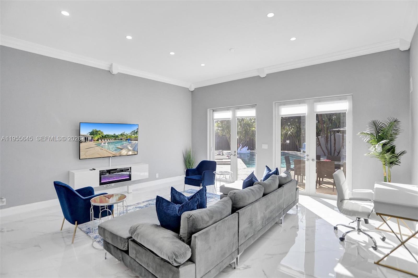 HILLSBORO ISLES - Residential