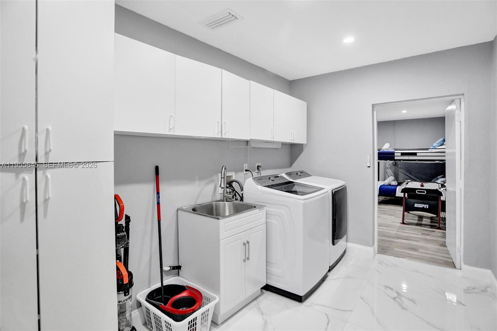 HILLSBORO ISLES - Residential