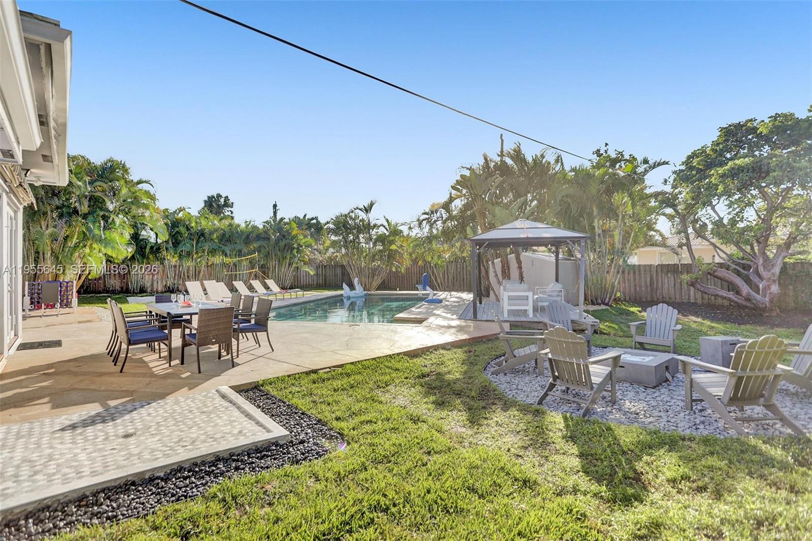 HILLSBORO ISLES - Residential