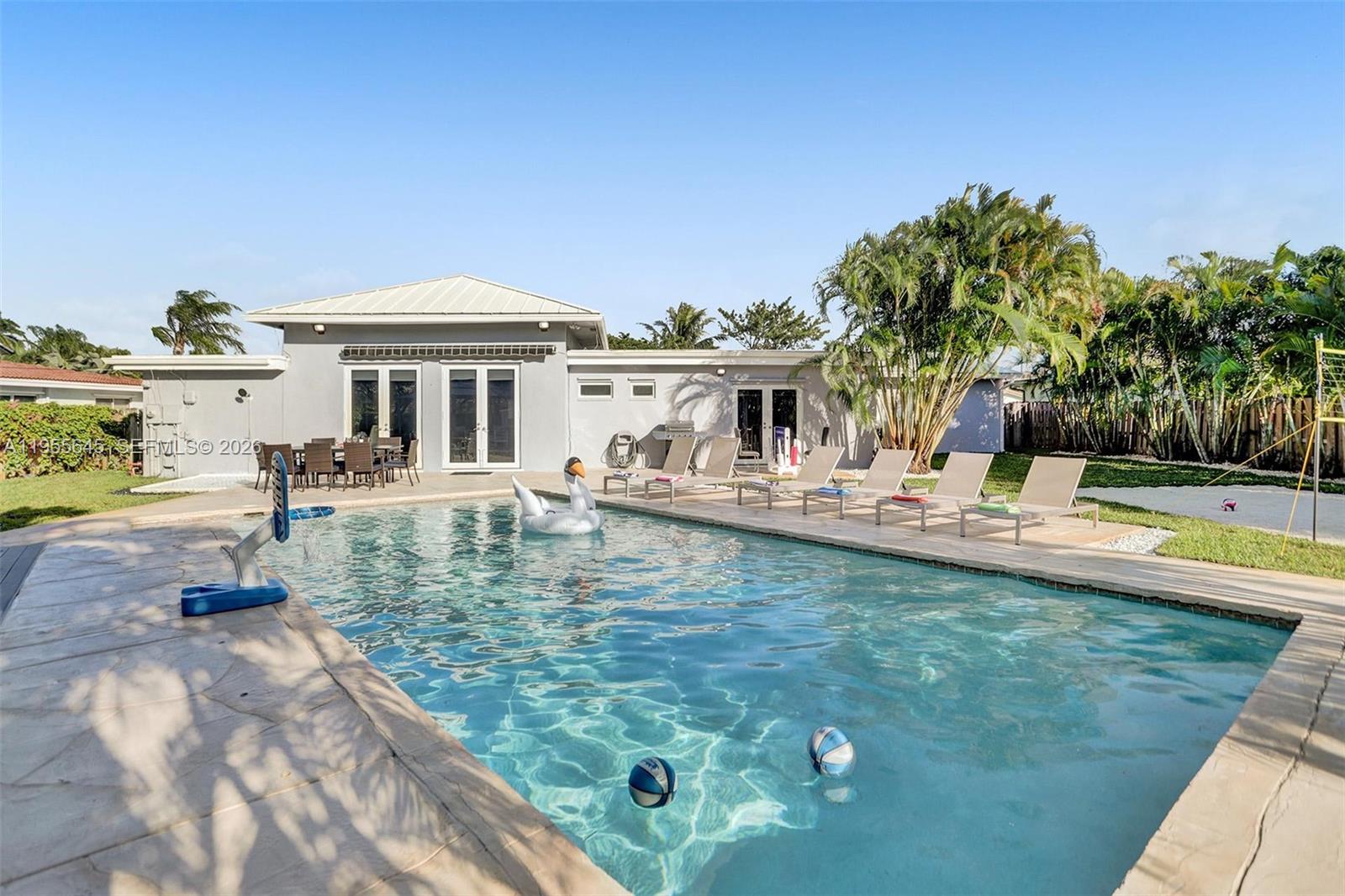 HILLSBORO ISLES - Residential