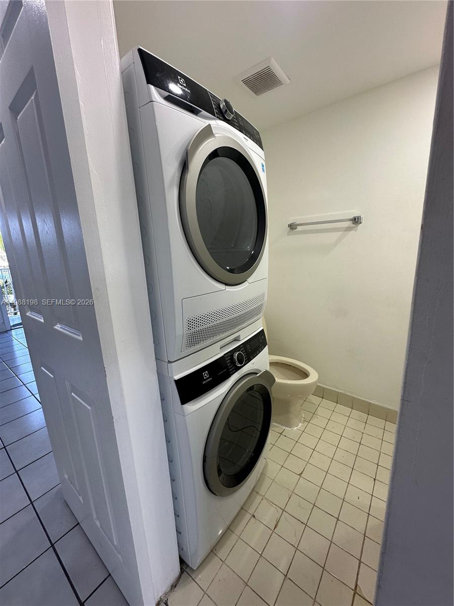 SUNRISE AT SUNSET VIEW CO - Residential Lease