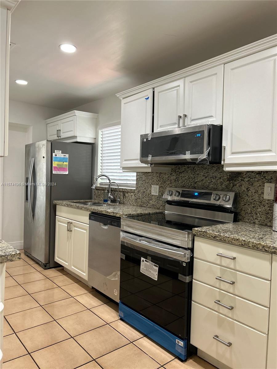 TROPICAL ISLE HOMES SUB 3 - Residential