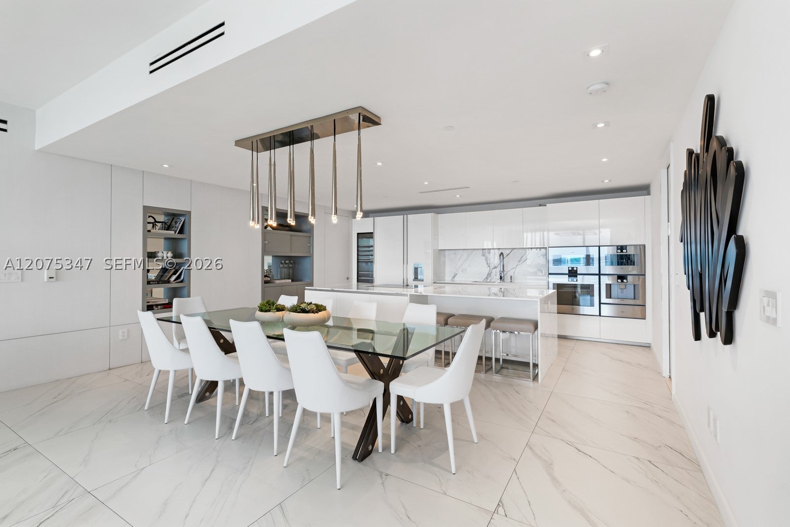 10201 Collins Ave 907
