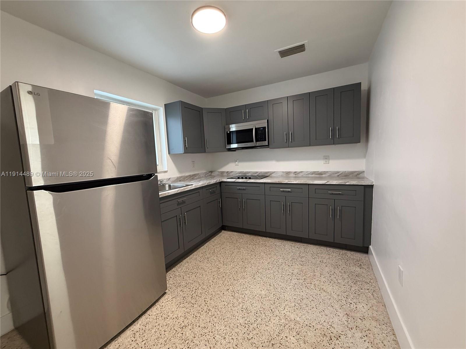 MELROSE HEIGHTS 3RD ADDN - Residential Lease