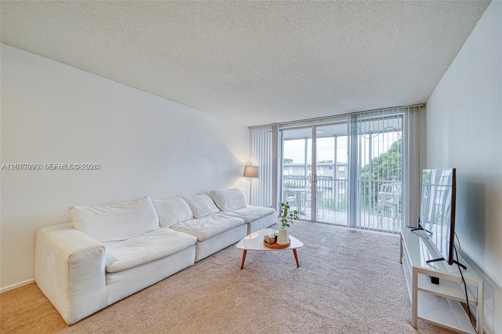 1690 NE 191st St 401-1