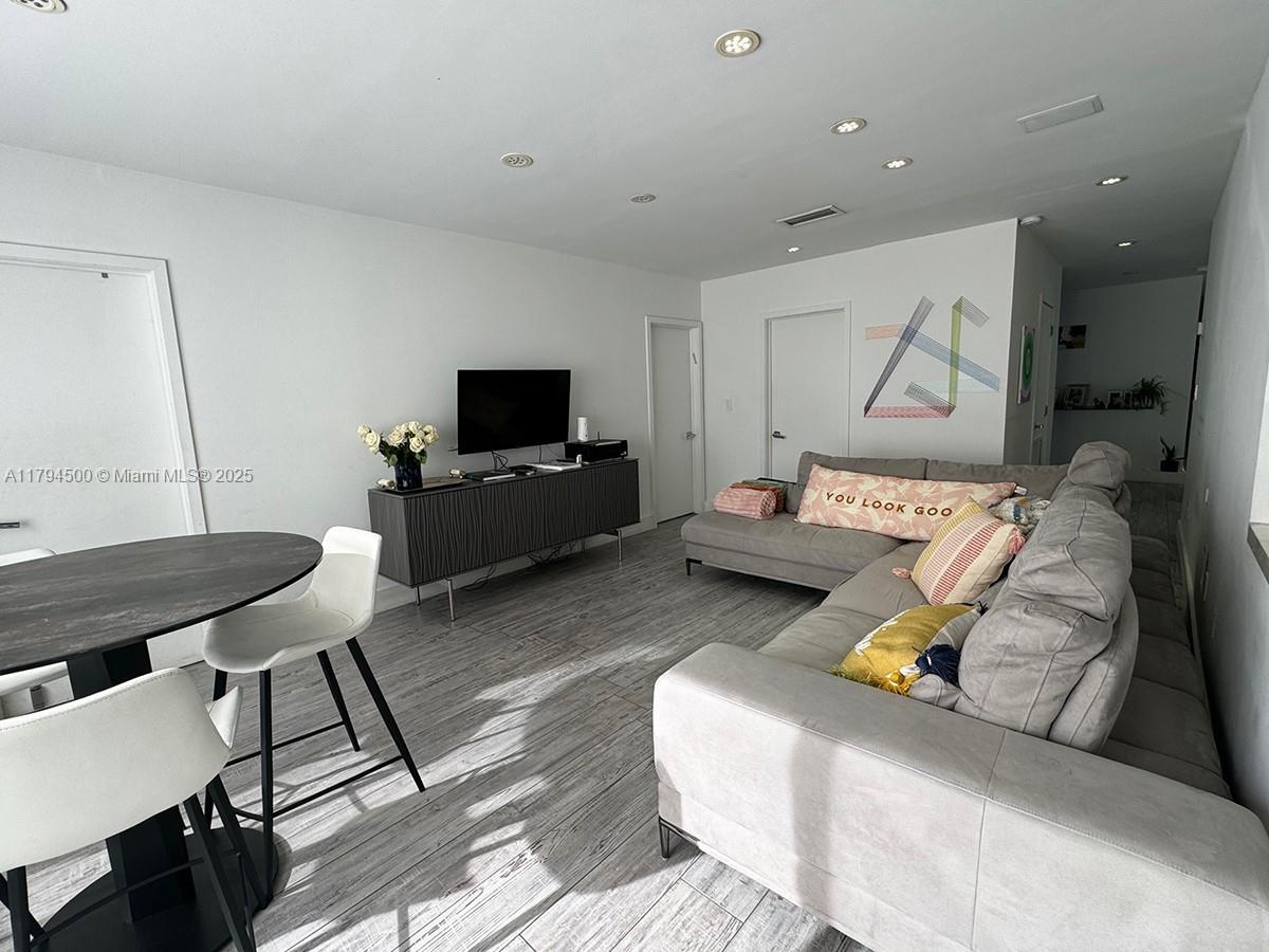 HIGHLAND GARDENS FOURTH A - Residential