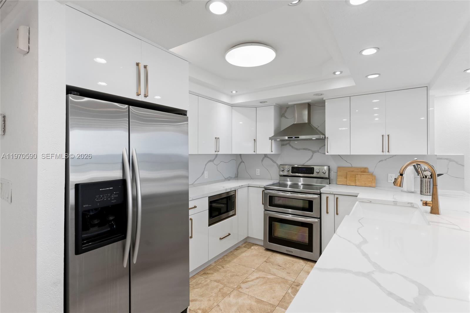 5701 Collins Ave 310