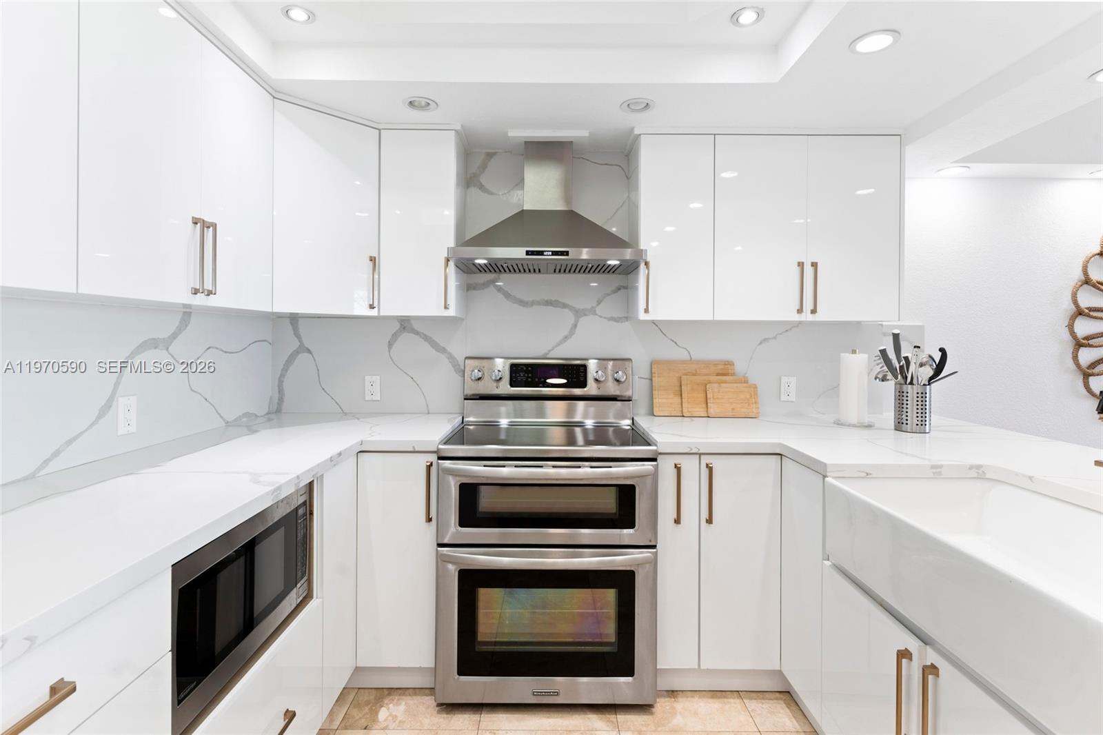 5701 Collins Ave 310