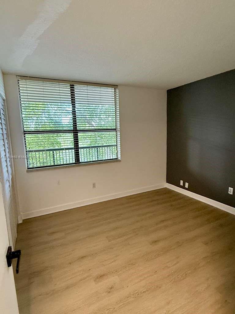 LAKES OF NEWPORT I CONDO - Residential