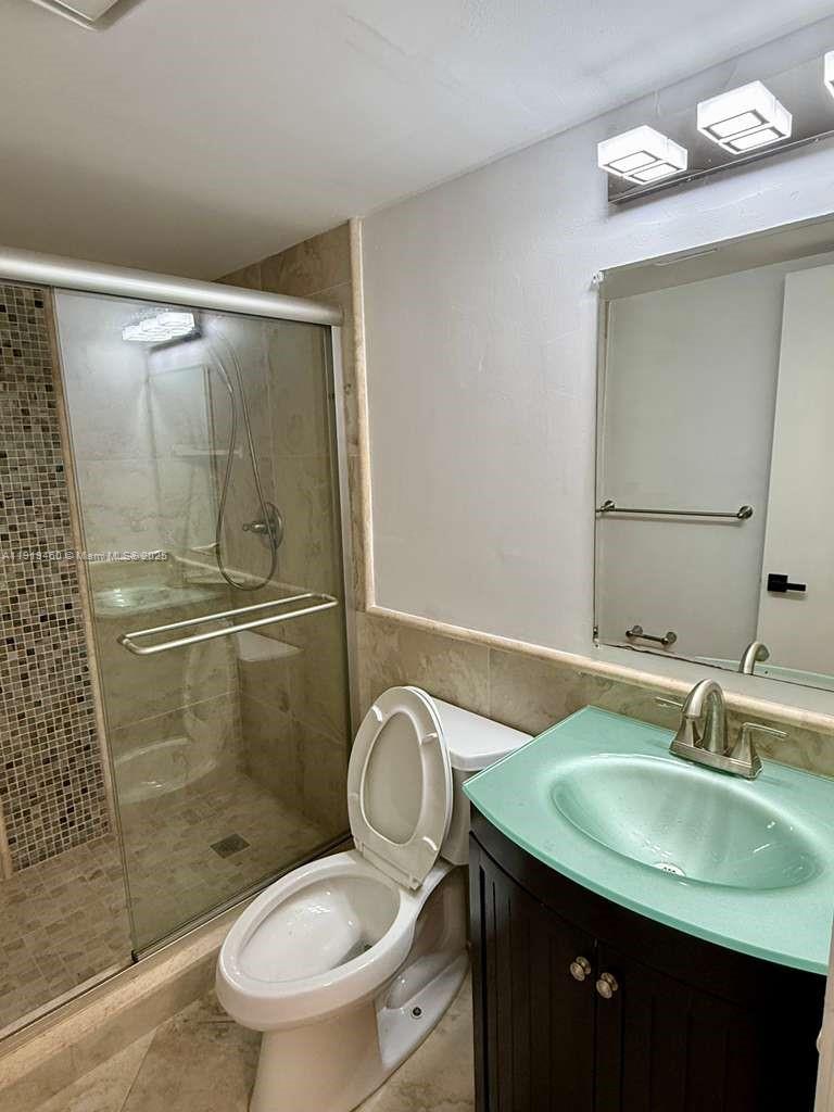 LAKES OF NEWPORT I CONDO - Residential