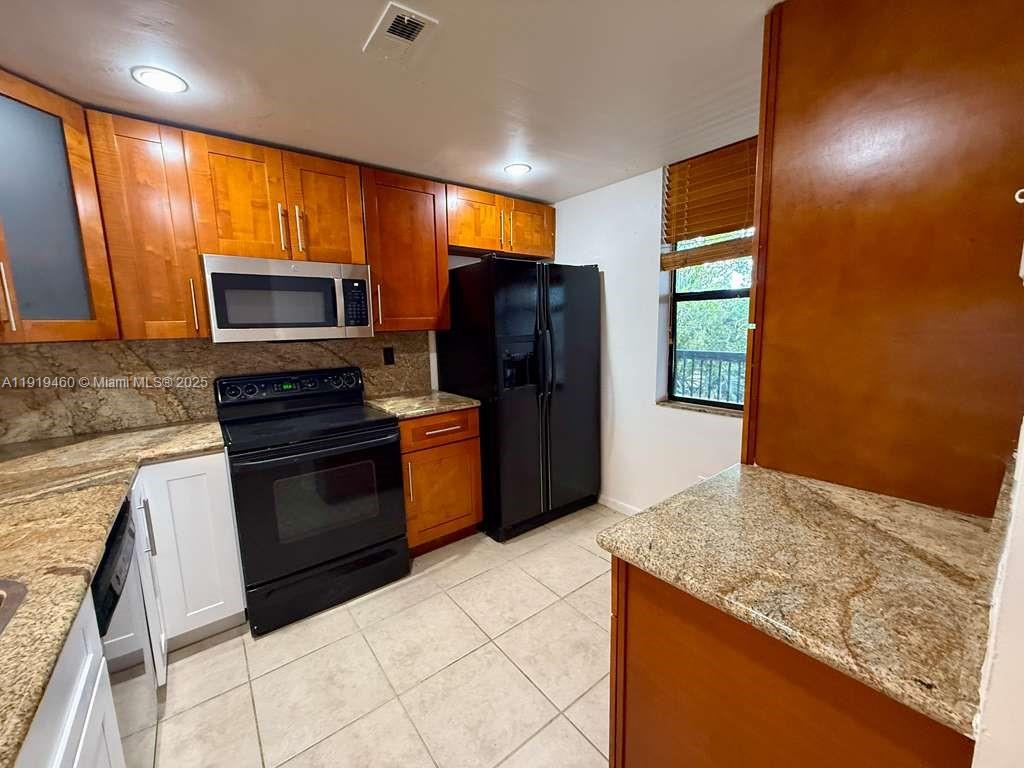 100 NW 76th Ave 404-2