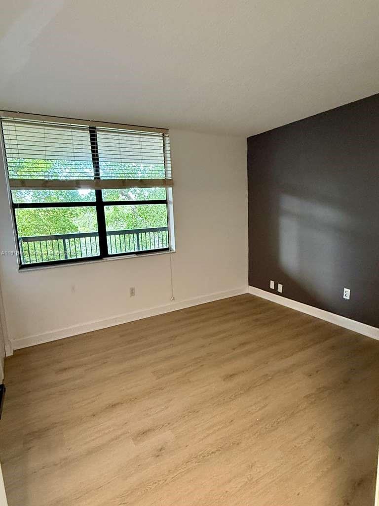 LAKES OF NEWPORT I CONDO - Residential