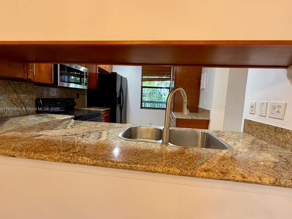 LAKES OF NEWPORT I CONDO - Residential