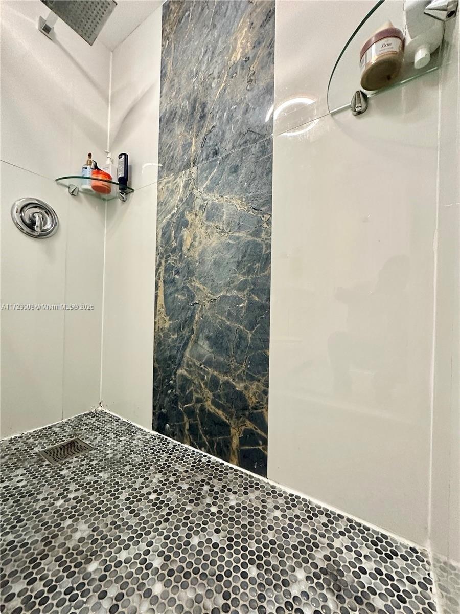 PLANTATION CLUB D CONDO - Residential