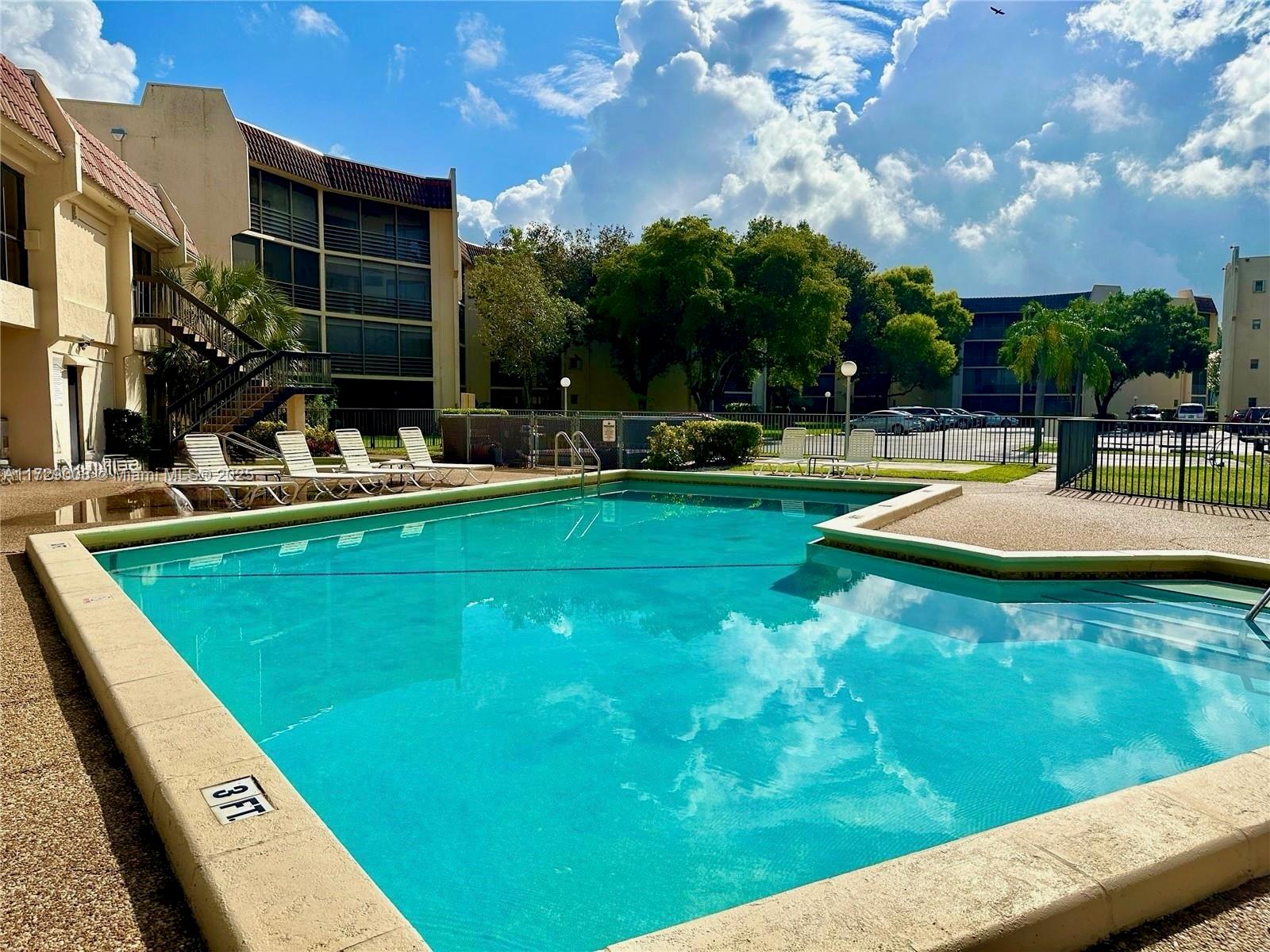 PLANTATION CLUB D CONDO - Residential