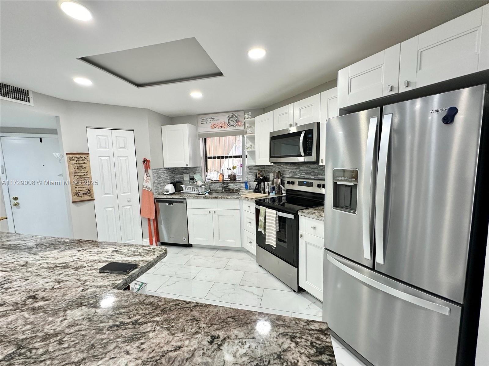 PLANTATION CLUB D CONDO - Residential