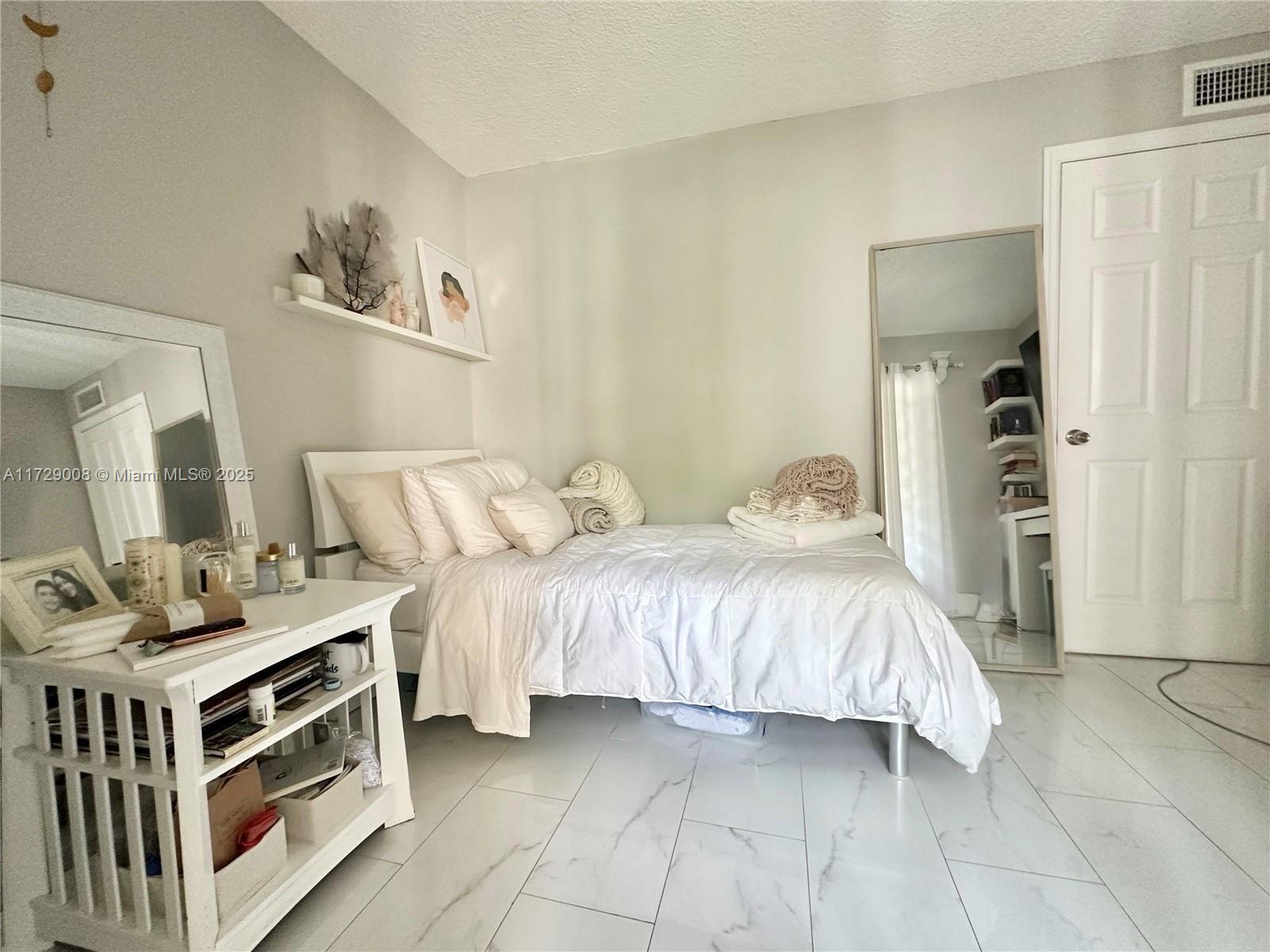 PLANTATION CLUB D CONDO - Residential