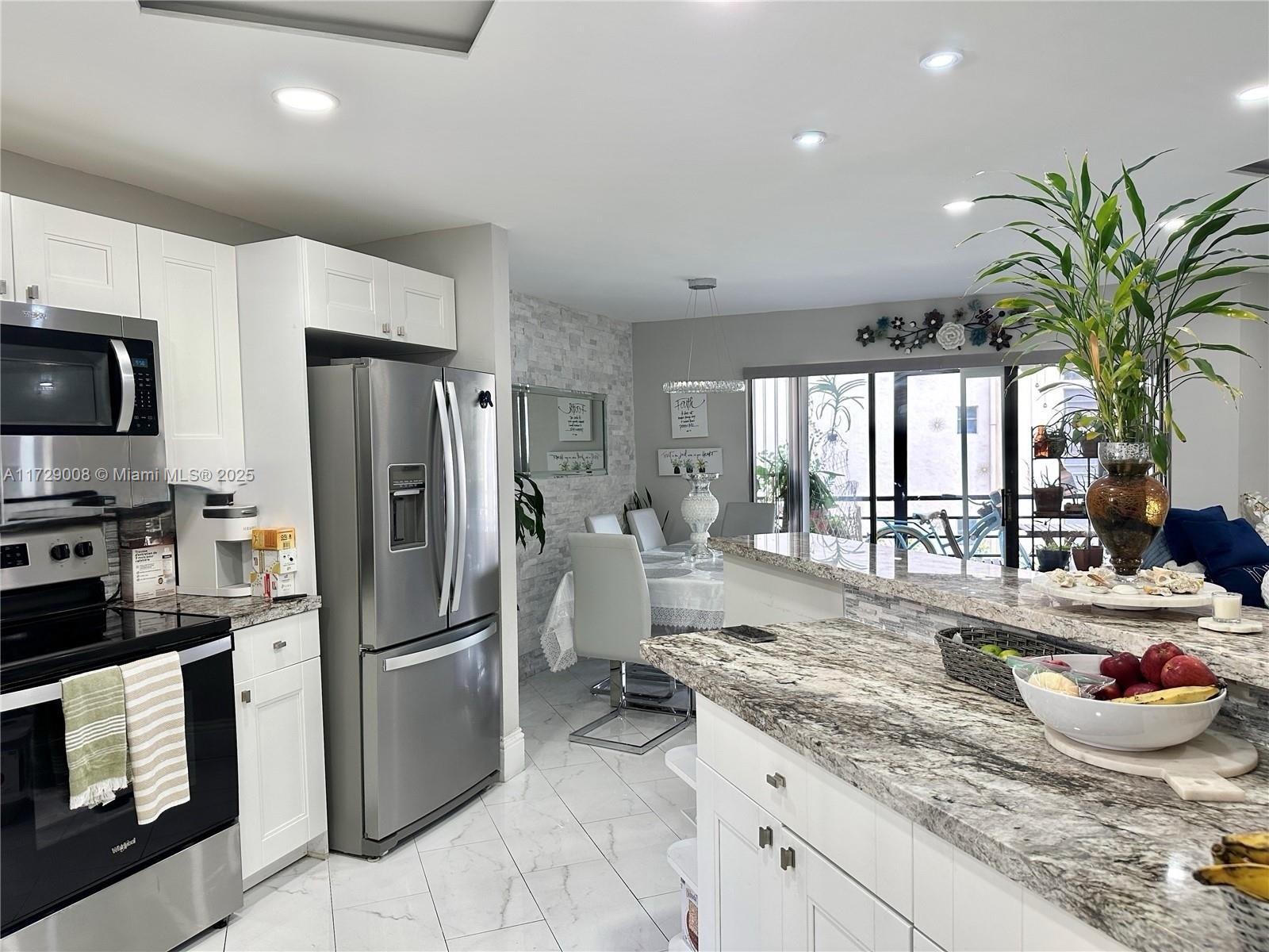 PLANTATION CLUB D CONDO - Residential