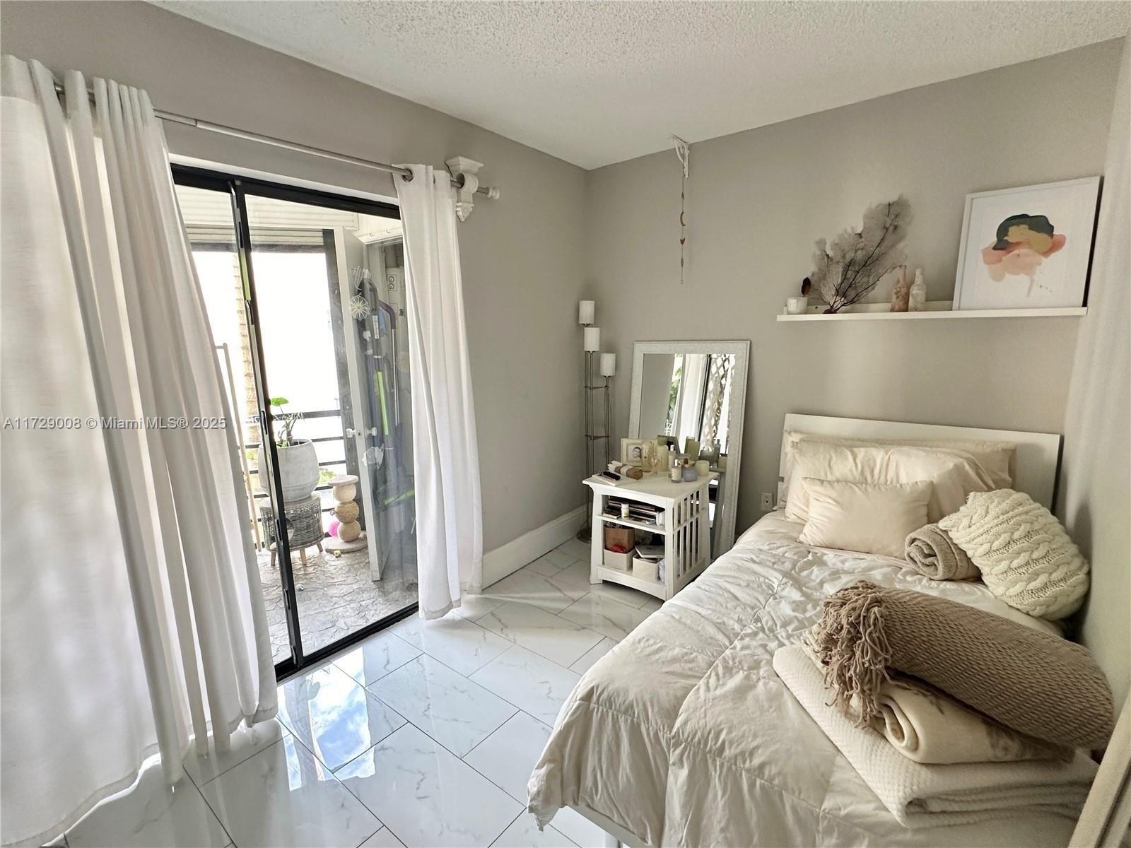 PLANTATION CLUB D CONDO - Residential