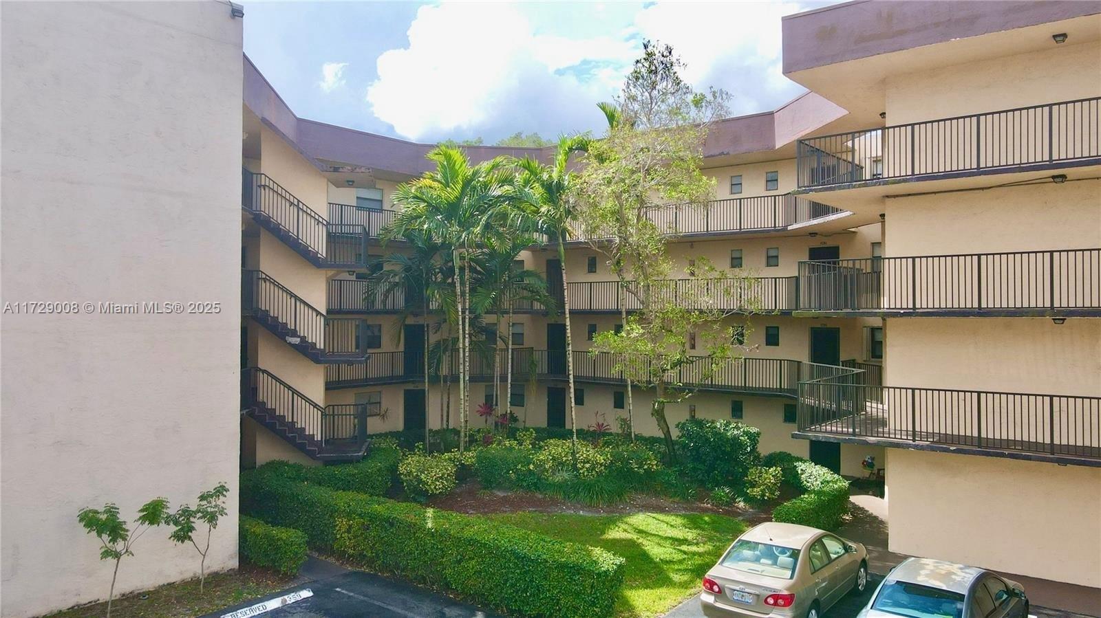 PLANTATION CLUB D CONDO - Residential