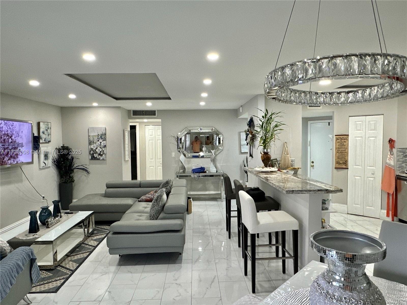 PLANTATION CLUB D CONDO - Residential