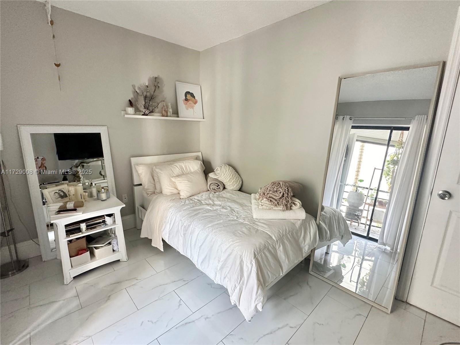 PLANTATION CLUB D CONDO - Residential