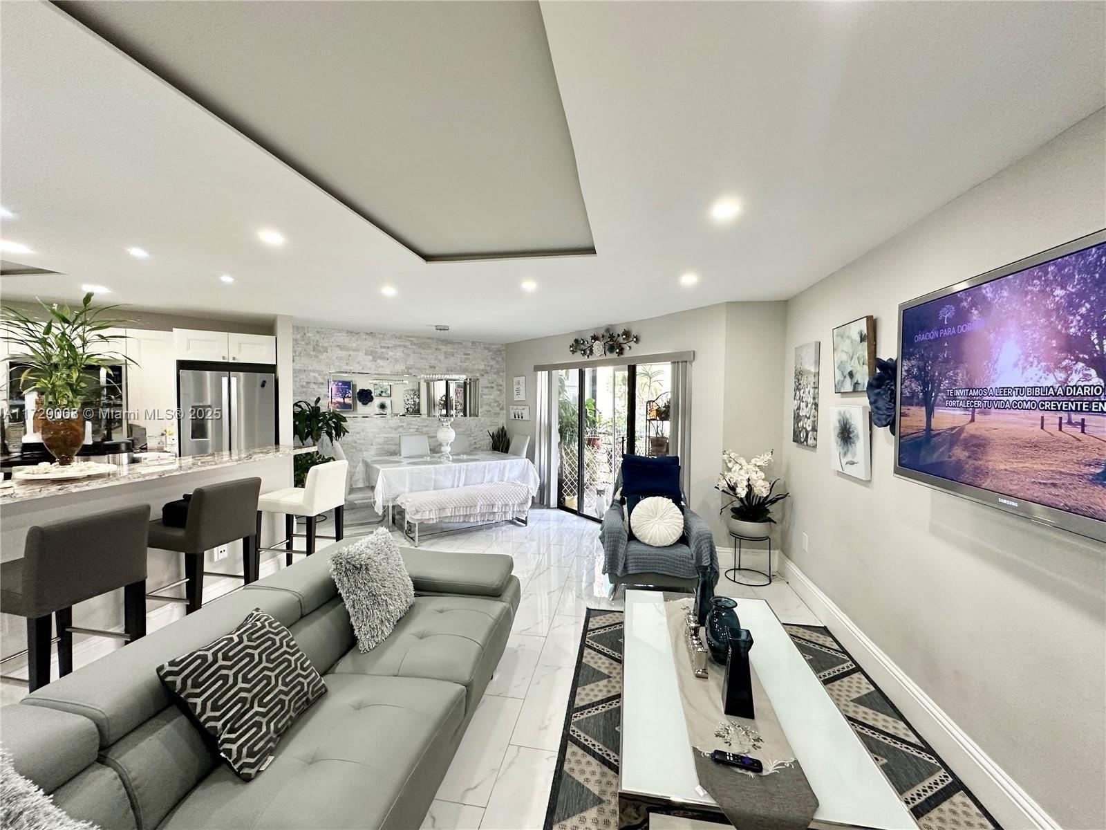 PLANTATION CLUB D CONDO - Residential