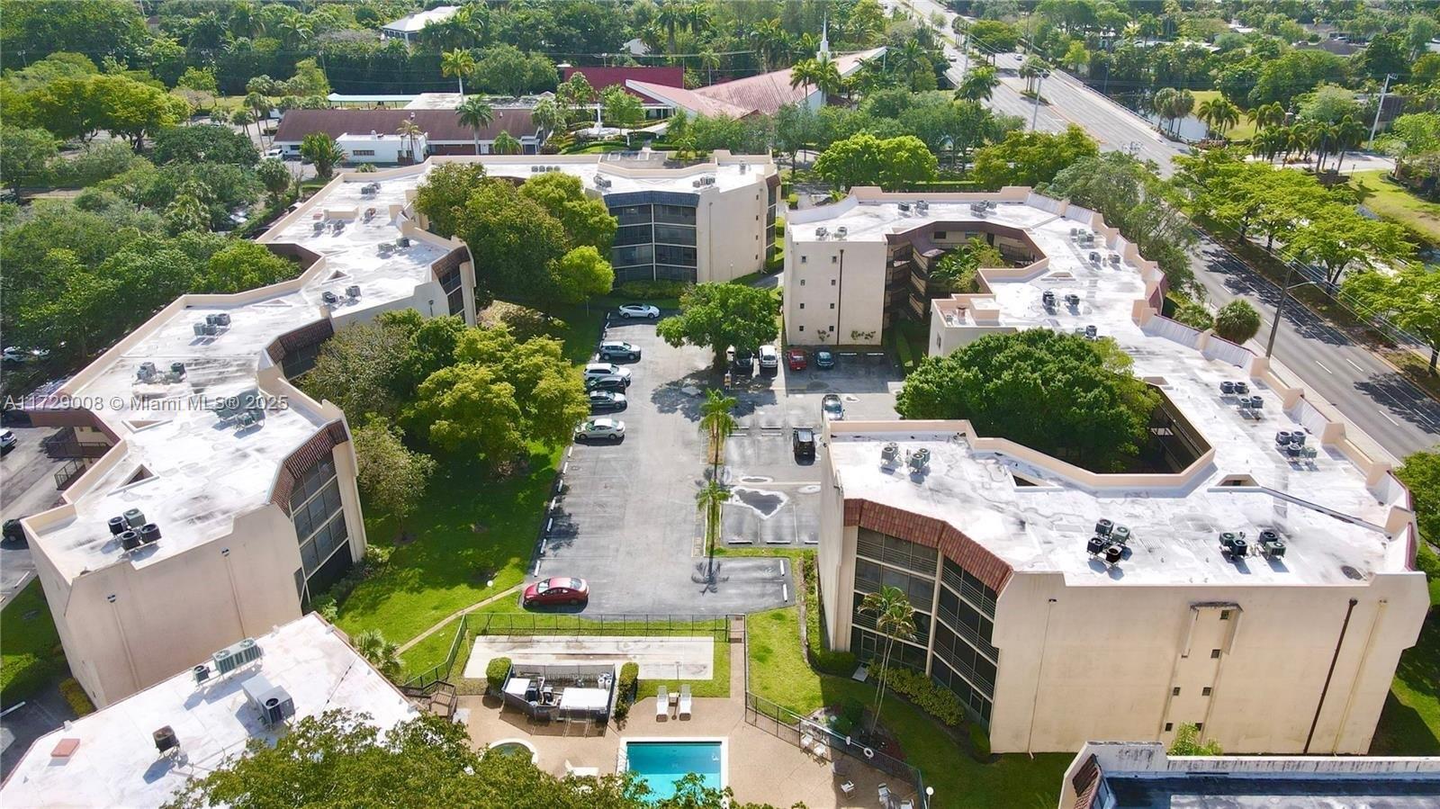 PLANTATION CLUB D CONDO - Residential