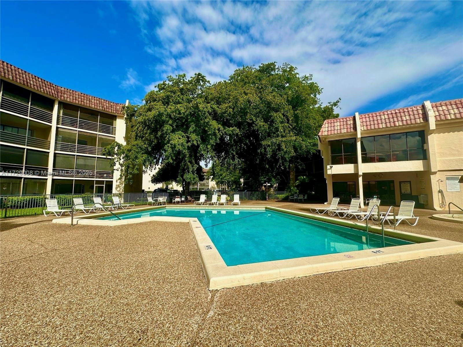 PLANTATION CLUB D CONDO - Residential