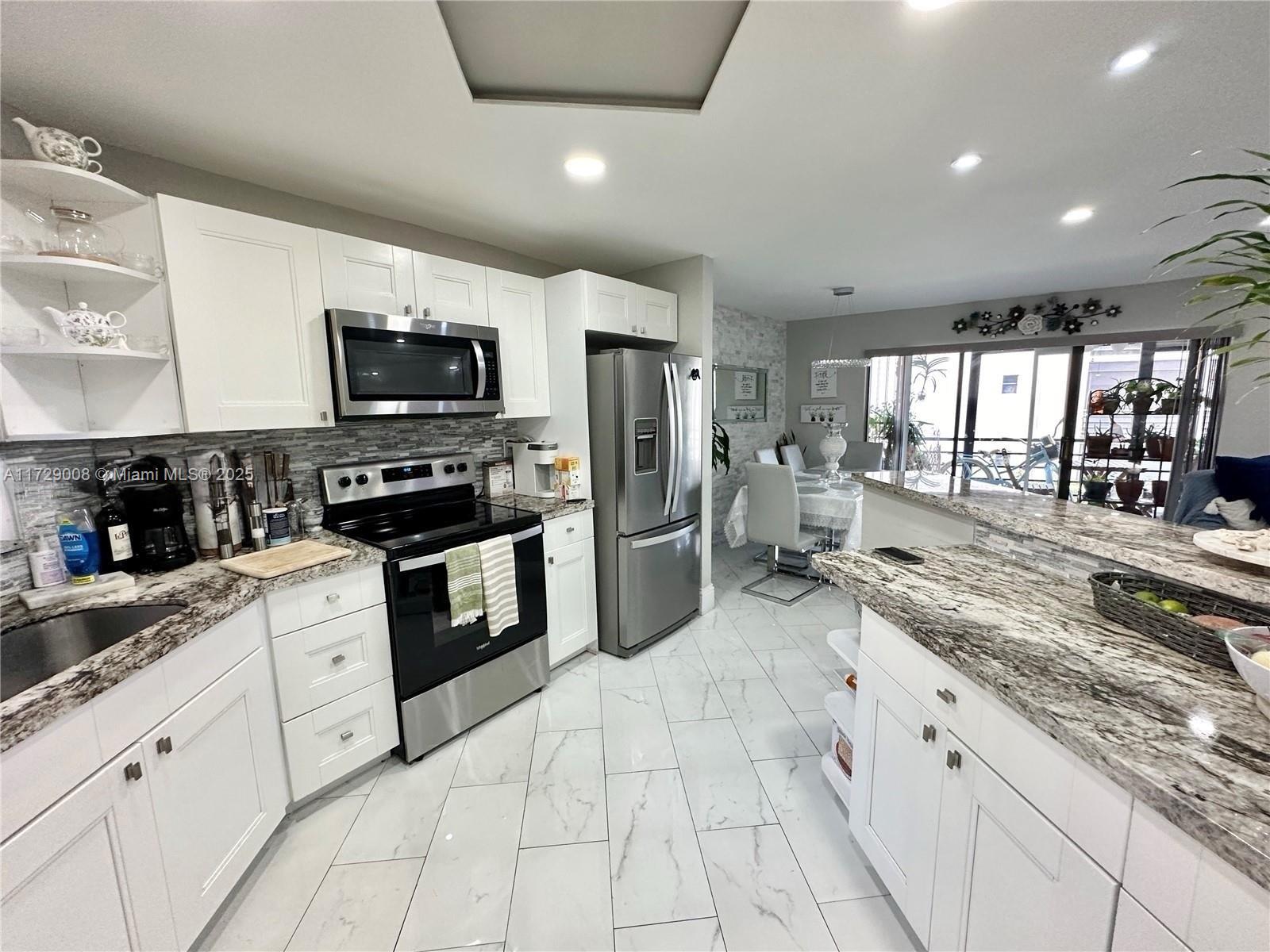 PLANTATION CLUB D CONDO - Residential