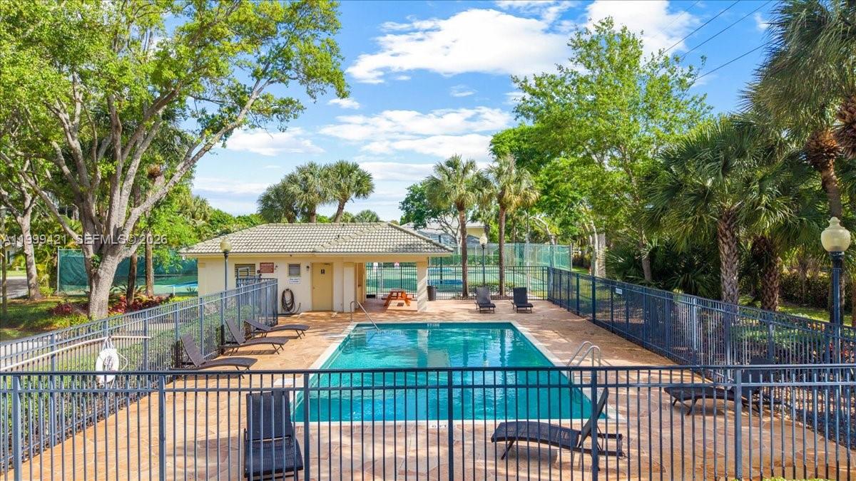 WESTWOOD LAKES 4 WESTWOOD - Residential