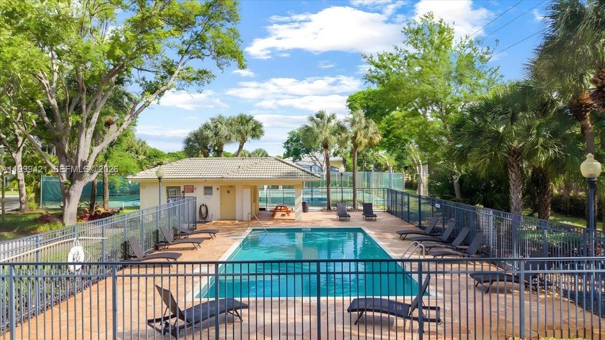 WESTWOOD LAKES 4 WESTWOOD - Residential