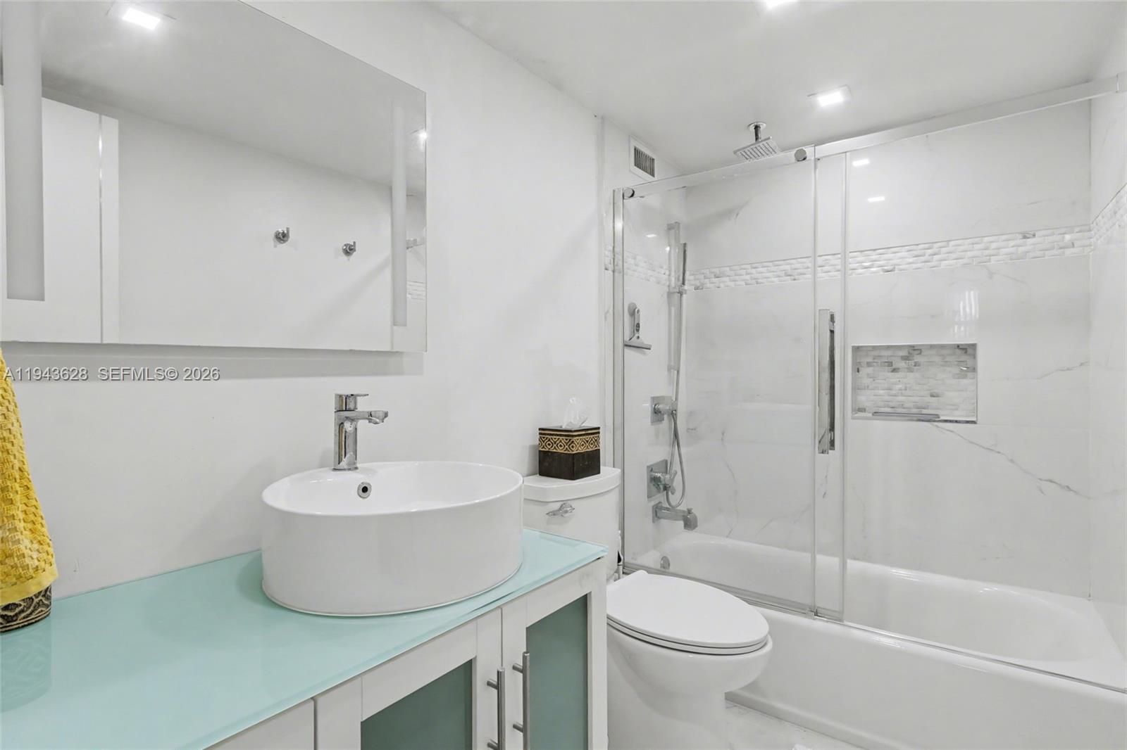 VICTORIA TOWERS CONDO - Residential