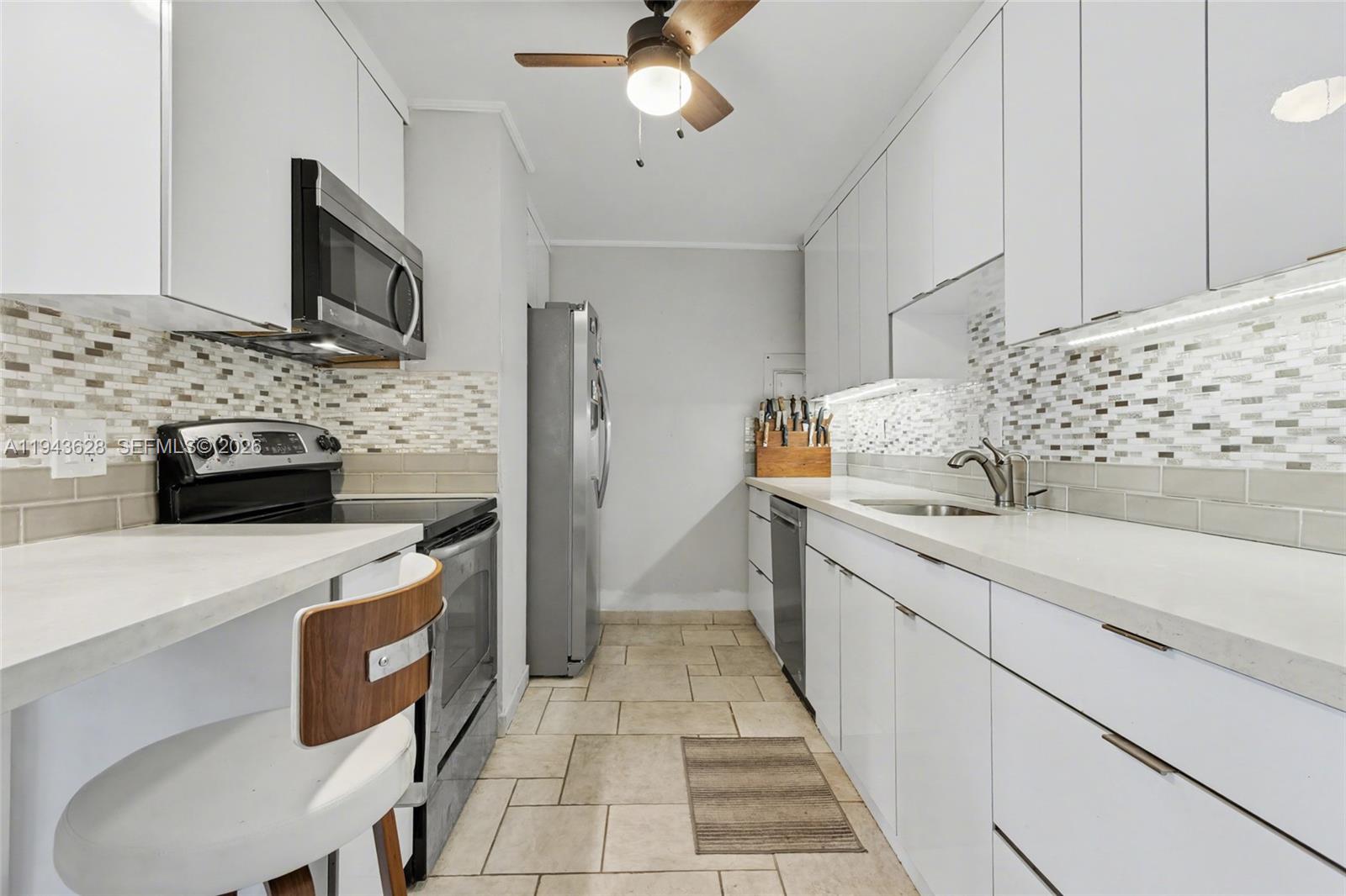 VICTORIA TOWERS CONDO - Residential