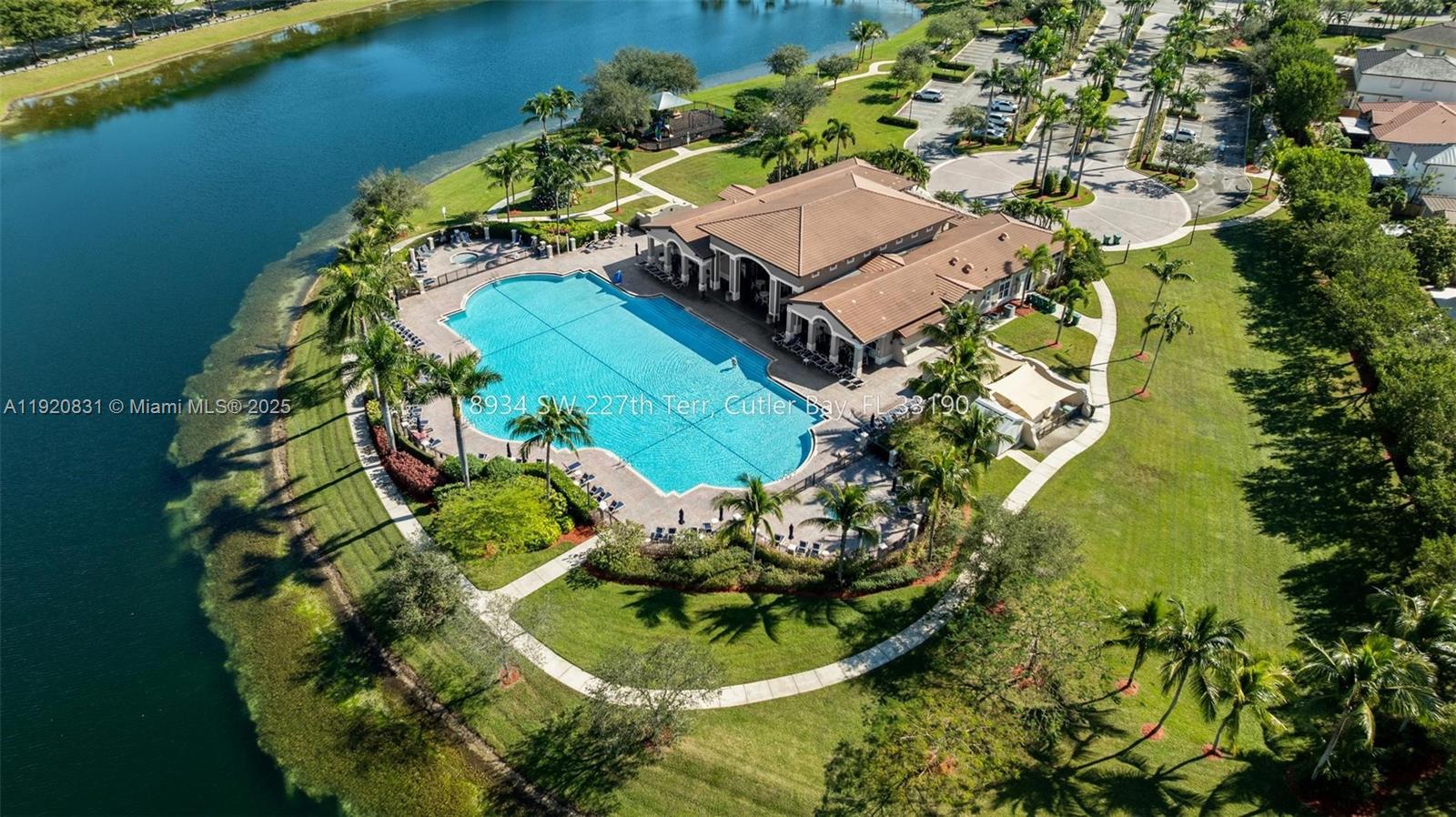 TRELLIS AT BAYSHORE - Residential