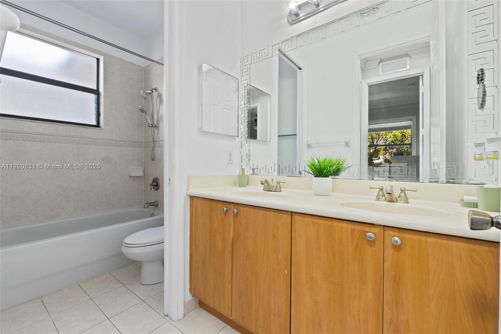 TRELLIS AT BAYSHORE - Residential