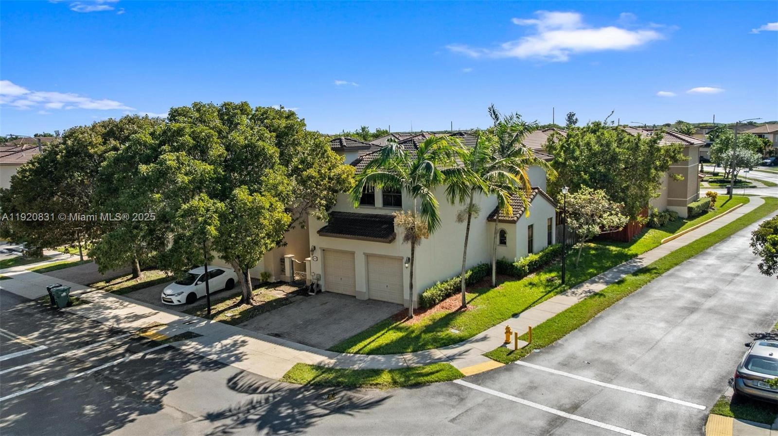 TRELLIS AT BAYSHORE - Residential