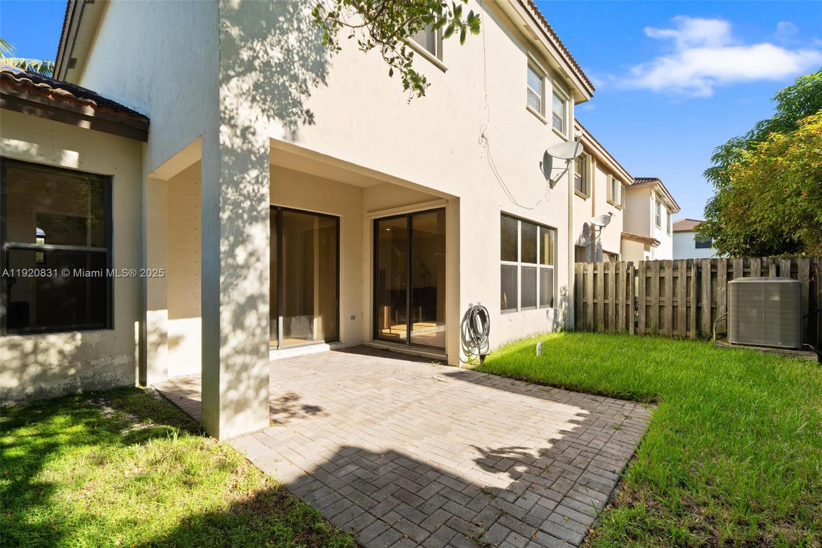 TRELLIS AT BAYSHORE - Residential