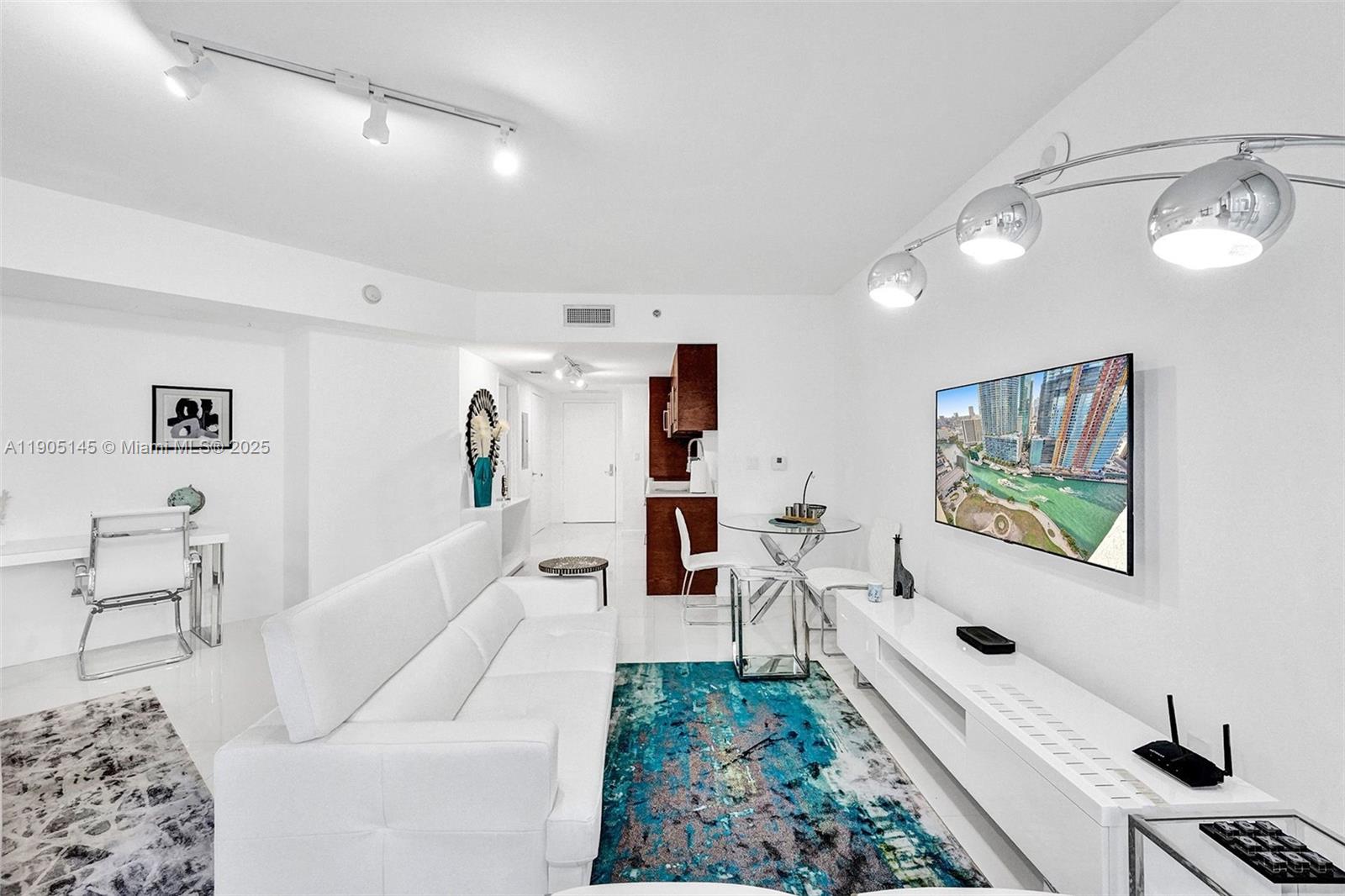 ICONBRICKELL CONDO NO 1 - Residential Lease