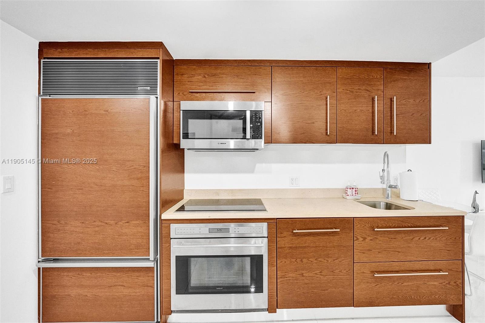 ICONBRICKELL CONDO NO 1 - Residential Lease