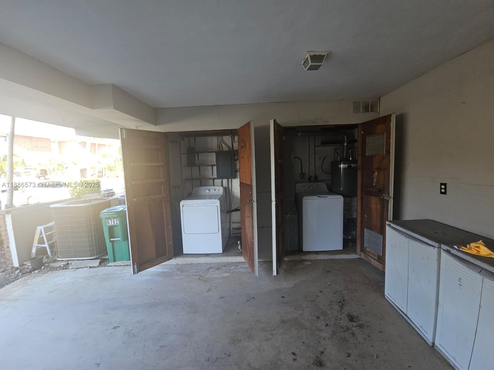 COUNTRY CLUB OF MIAMI CON - Residential