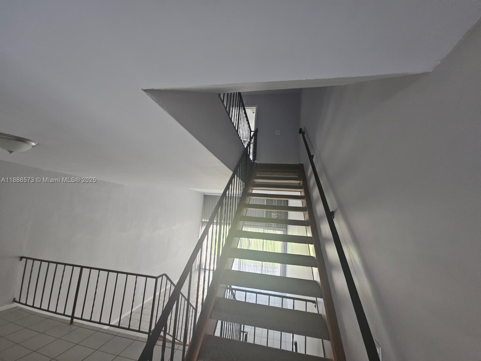 COUNTRY CLUB OF MIAMI CON - Residential