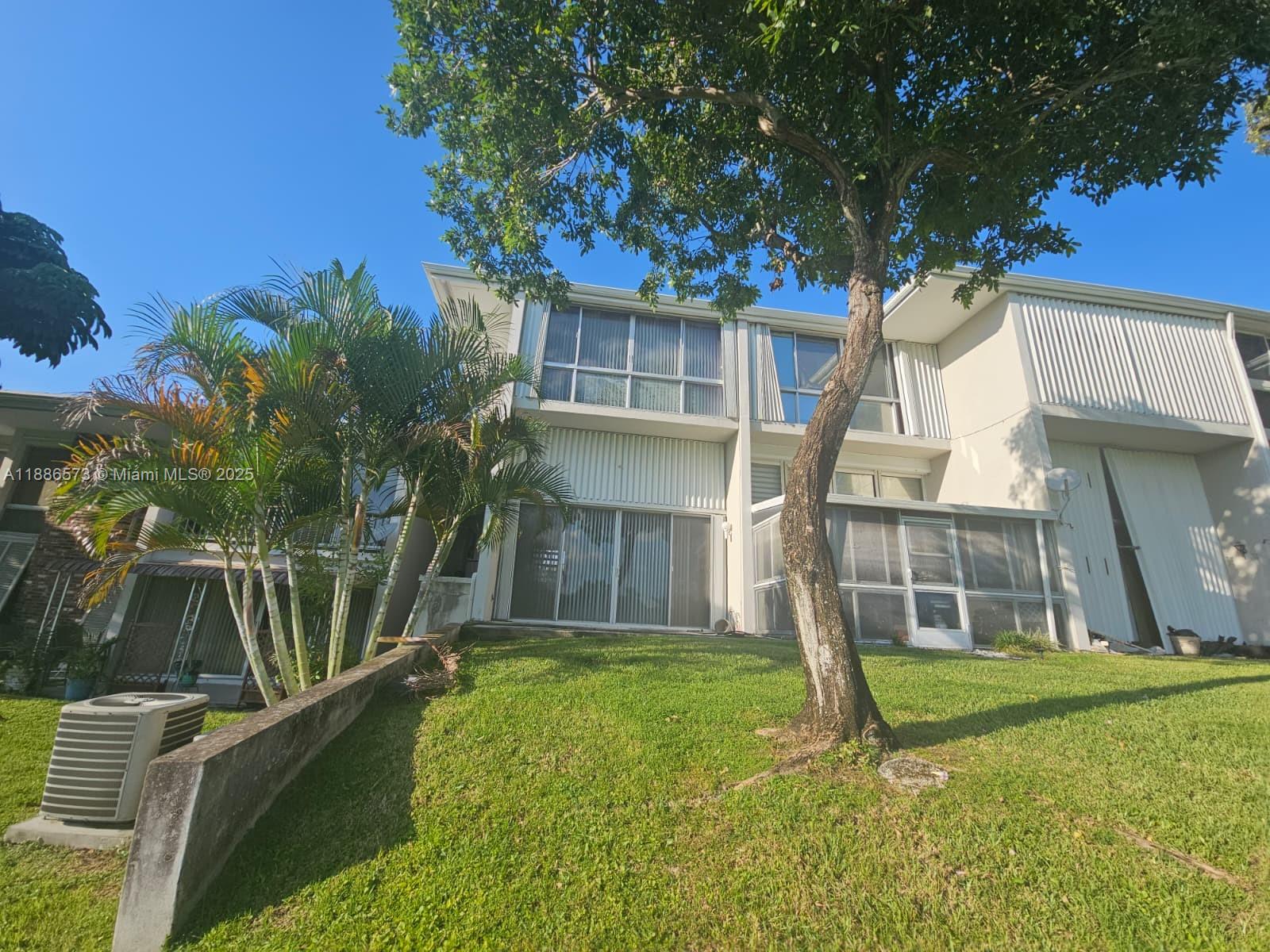 COUNTRY CLUB OF MIAMI CON - Residential