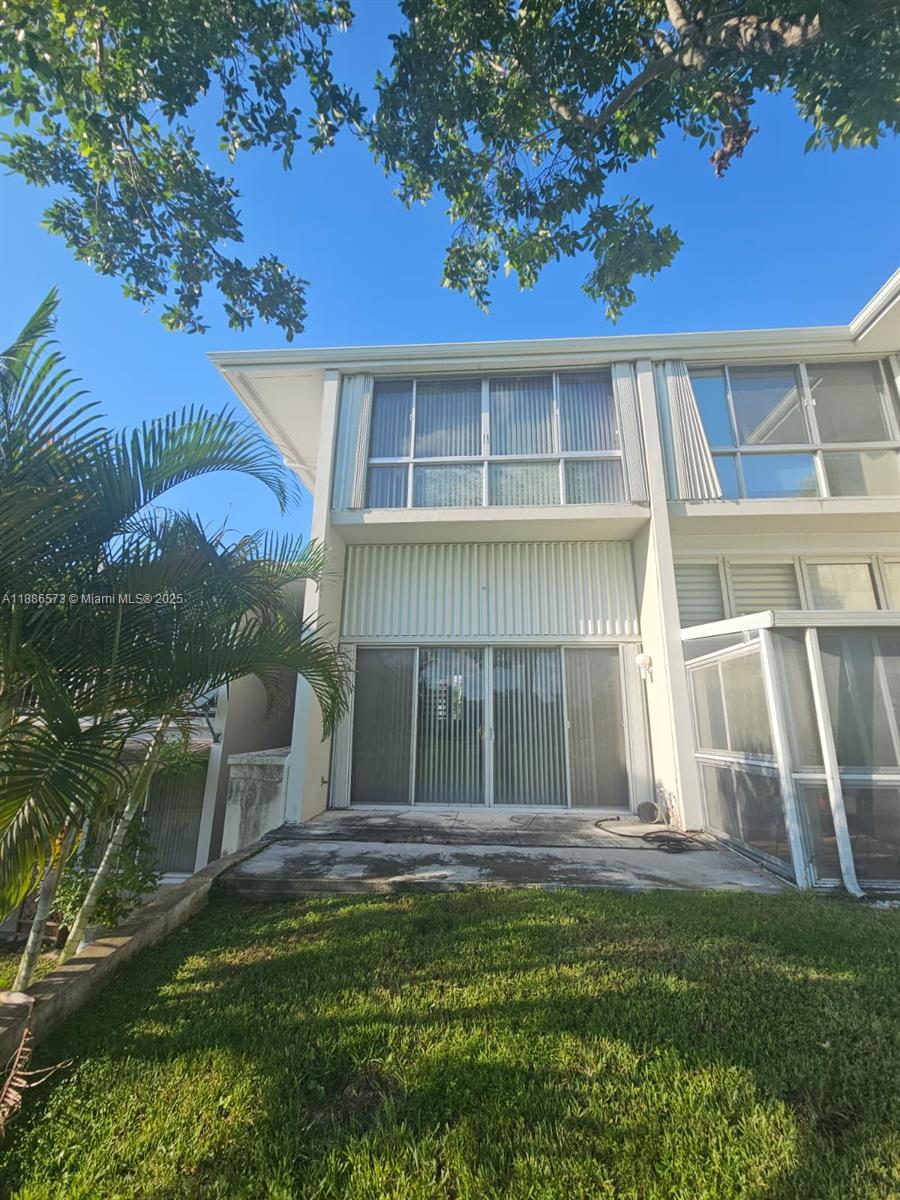 COUNTRY CLUB OF MIAMI CON - Residential